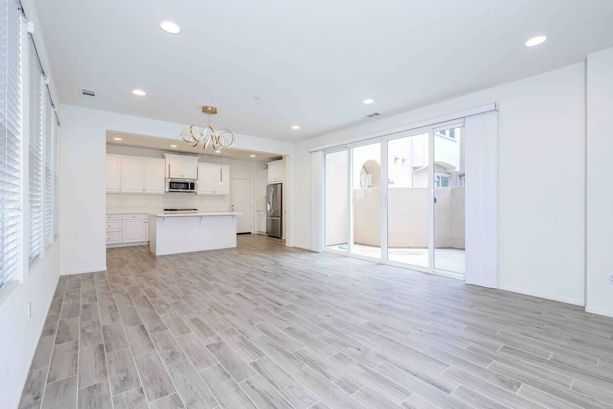 Primary Photo - Spacious Irvine 3 Bedroom with Amenities