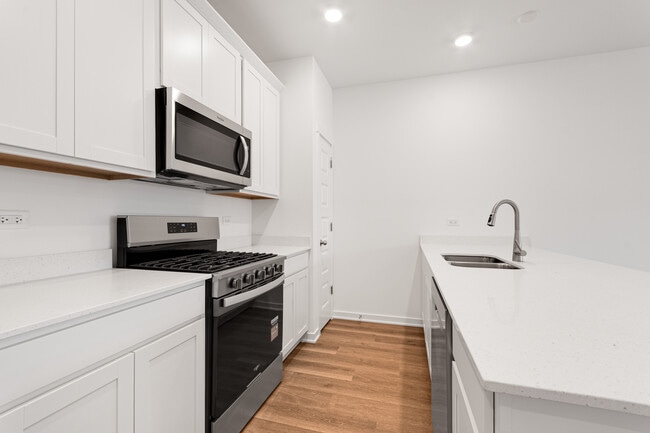 Building Photo - 2235 Barbera Dr