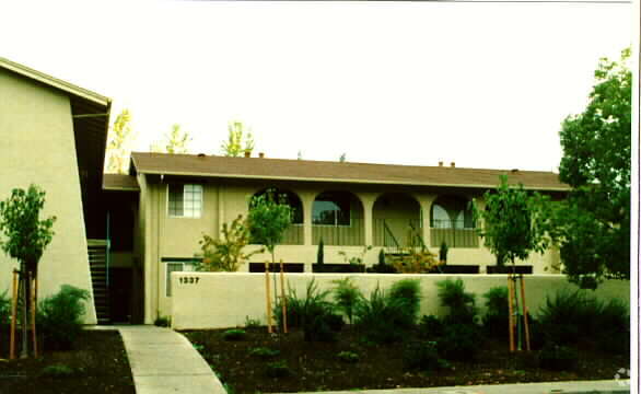 Building Photo - 1337 Monte Vista Ave