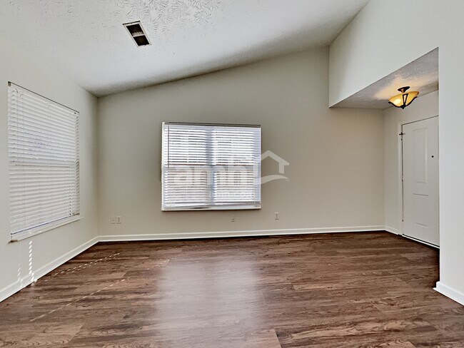 Foto del edificio - 2207 Erin Ln