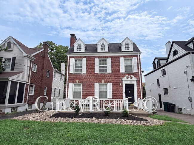 Foto del edificio - 3434 Ault View Ave