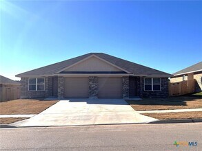 Building Photo - 1614 Risen Star Ln