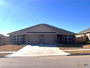 Building Photo - 1614 Risen Star Ln