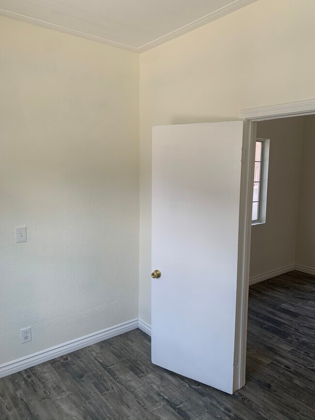 Foto del edificio - 210 E 23rd St