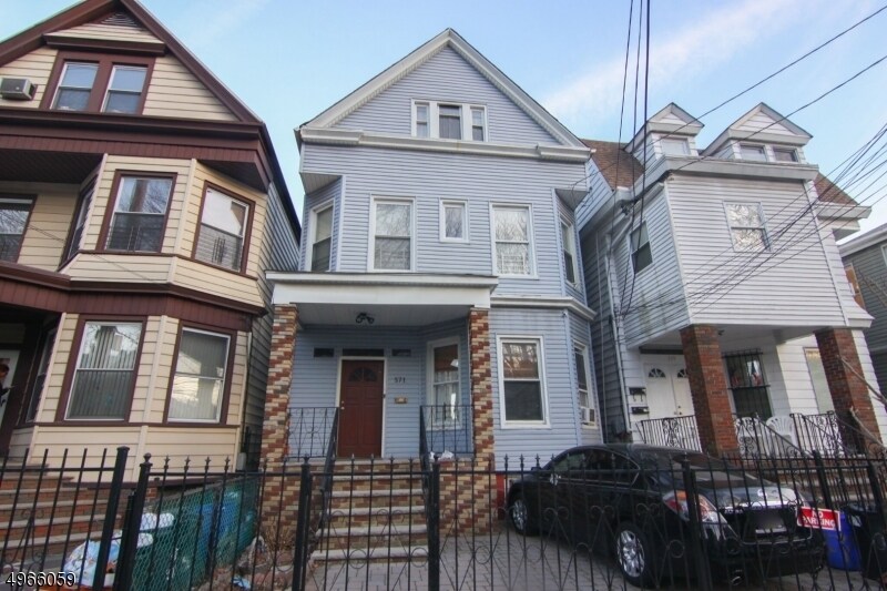 Primary Photo - 571 Summer Ave
