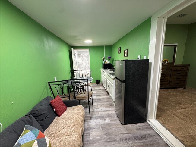 Foto del edificio - 411 W Pearce St