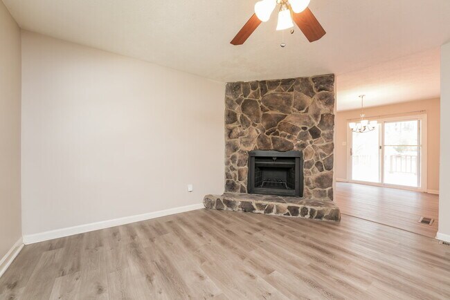 Building Photo - 2194 Cherokee Valley Cir