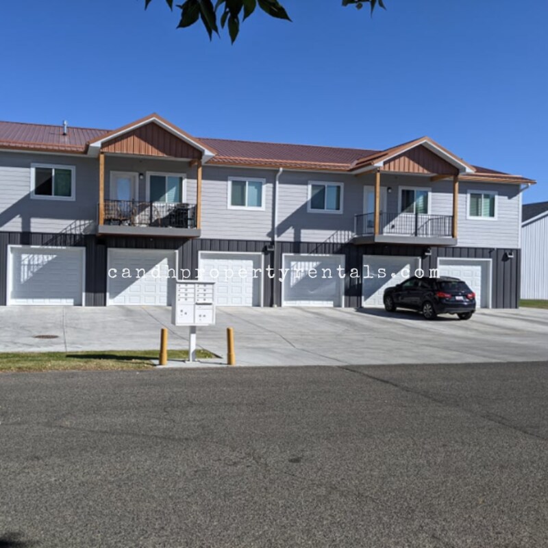 3250 Rosebud Dr Unit E, Billings, MT 59102 Room for Rent in Billings