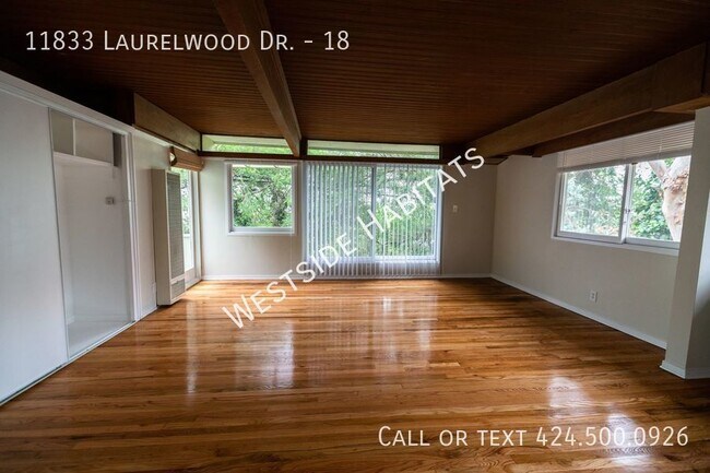 Building Photo - 11833 Laurelwood - Gorgeous, fully renovat...