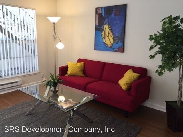 Building Photo - 815 E Fremont Ave