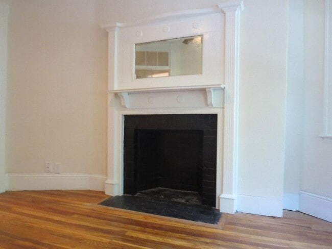 Building Photo - 46 St Germain St