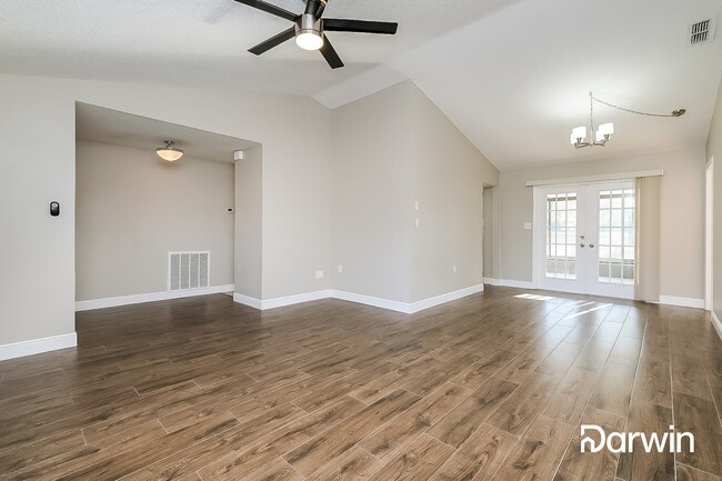 Building Photo - 8009 Pagoda Dr