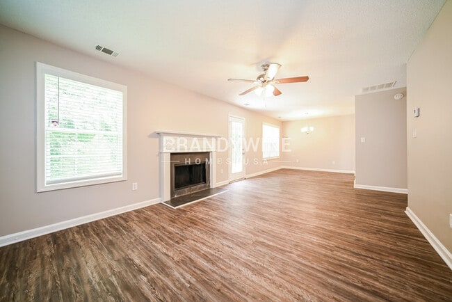 Building Photo - 5029 Wolfcreek Hl