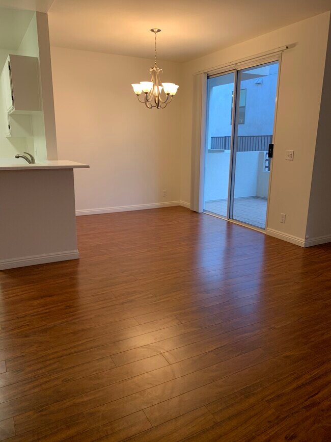 Foto del edificio - 752 N Hudson Ave