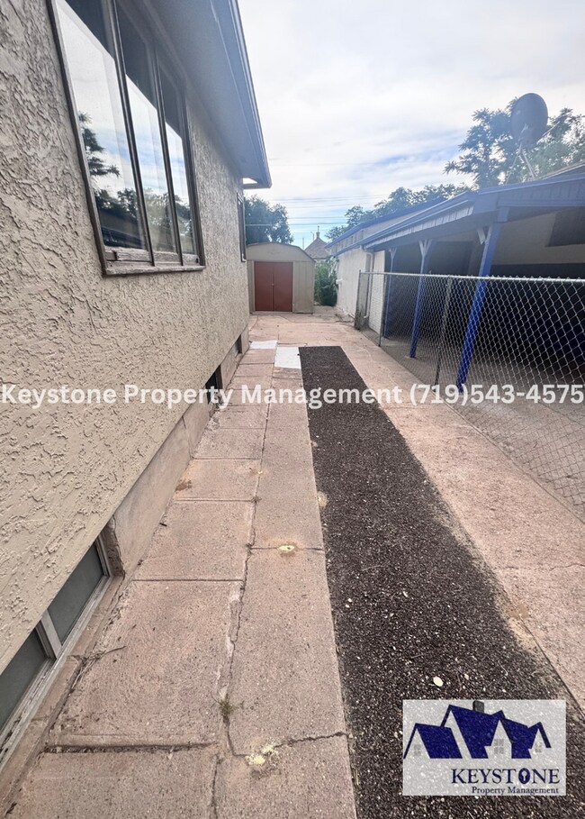 Foto del edificio - Completely Renovated Inside & Out -  Prist...