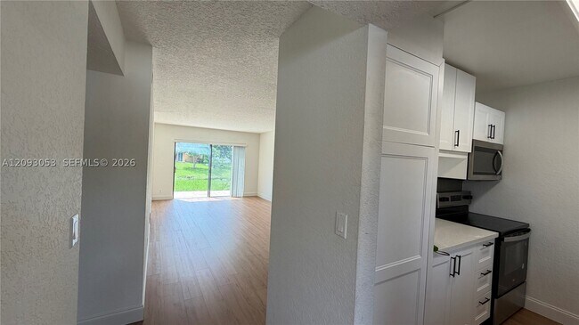 Building Photo - 11477 NW 39th Ct