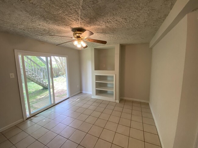 Foto del edificio - 5106 Ohara Ct