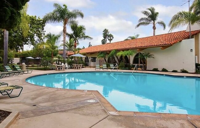 Foto del edificio - 4052 Loma Riviera Cir