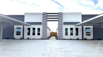 Building Photo - 13 S 43rd St