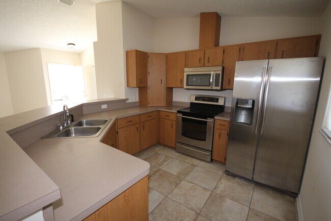 Building Photo - Affordable  Deltona Home!