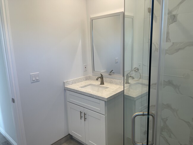 Foto del edificio - 2928 N Brighton St