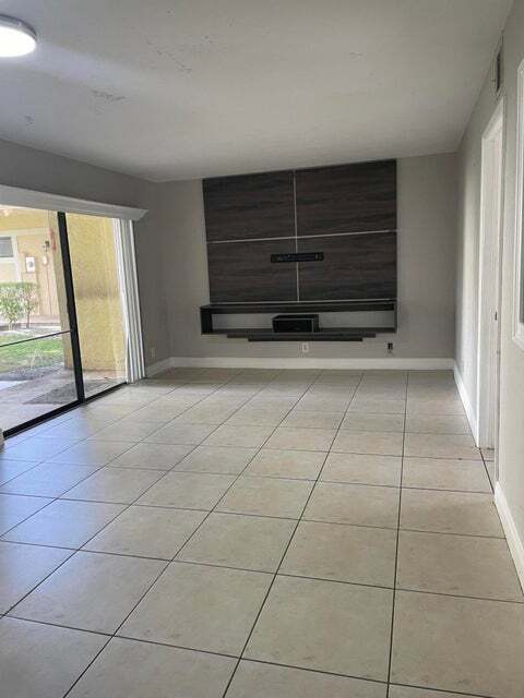 Foto del edificio - 1477 Lake Crystal Dr