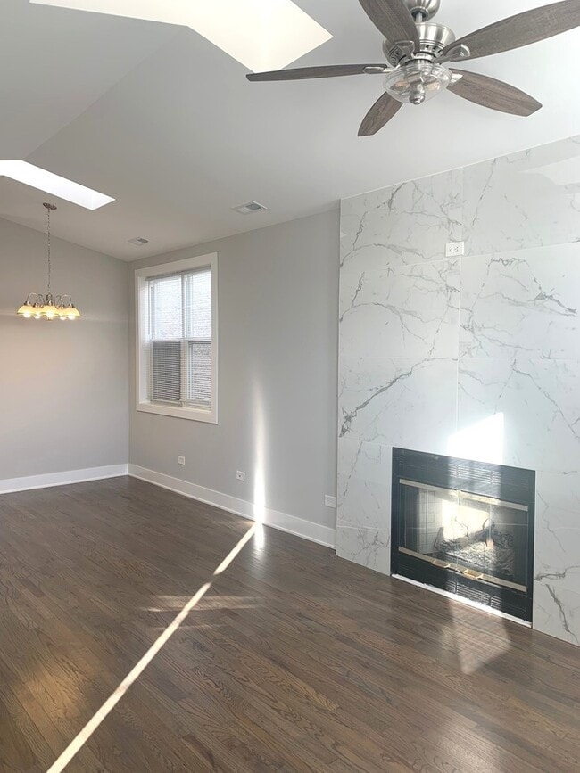 Building Photo - 3324 W Le Moyne St