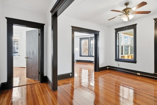 Foto del edificio - 44 Bardwell St