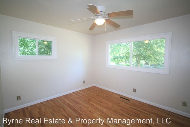 Building Photo - 3 br, 1.5 bath House - 1615 Holmes Drive