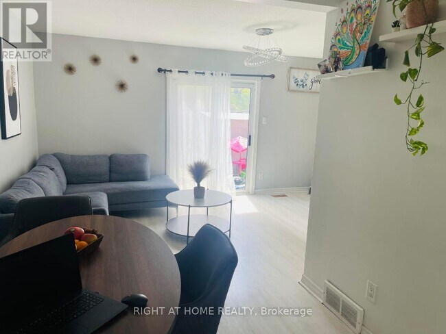 Photo du bâtiment - 1765 Trappist Ln