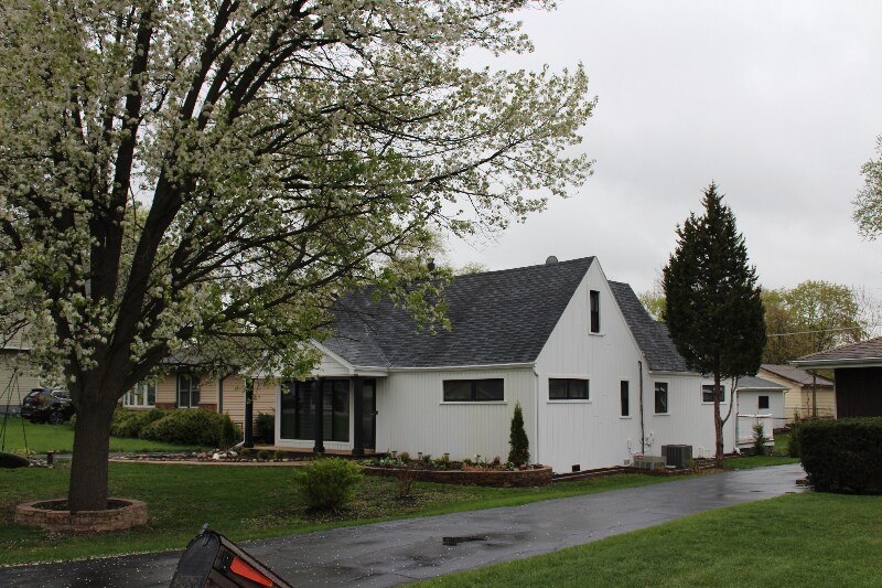 4008 N Lincoln St, Westmont, IL 60559 House for Rent in Westmont, IL