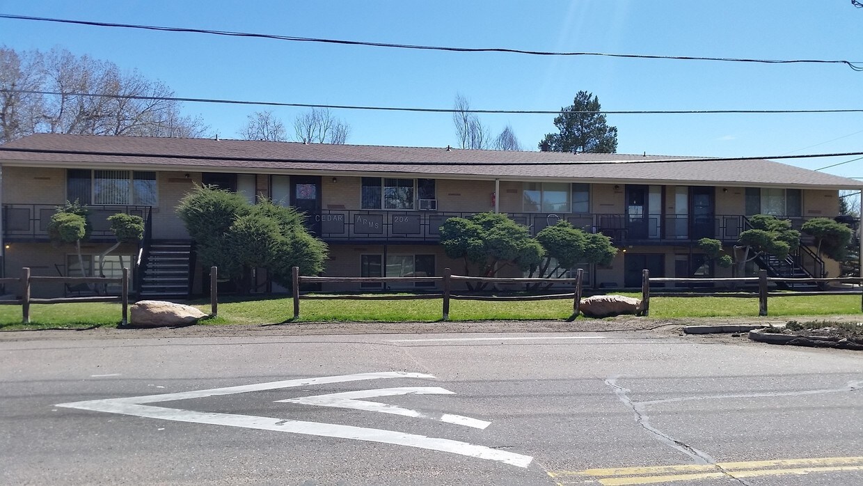 Foto del edificio - Cedar Arms