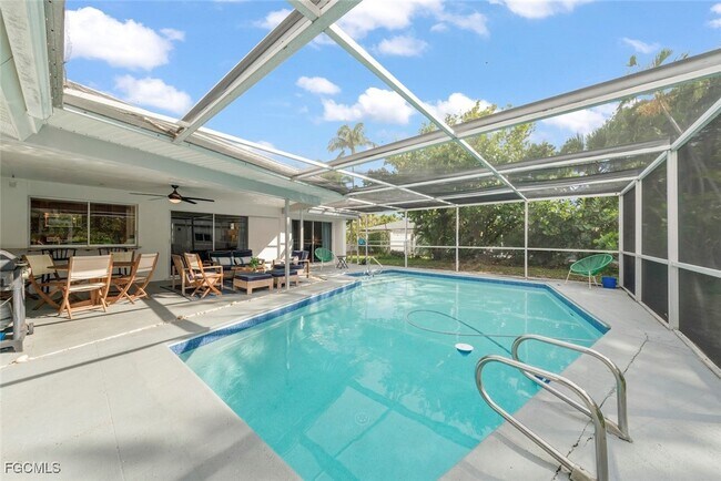 Foto del edificio - 12150 McGregor Blvd