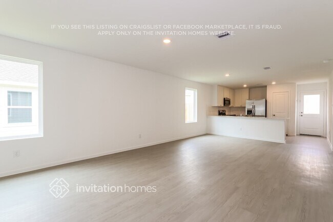 Building Photo - 15215 Abella Dr