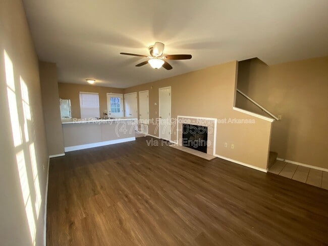 Building Photo - 1244 N Iron Horse Dr