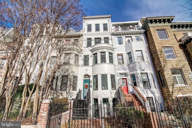 Foto del edificio - 1443 Girard St NW