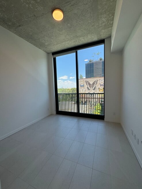 BEDROOM - 112 NW 31st St