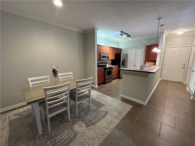 Foto del edificio - 350 Emerald Forest Blvd