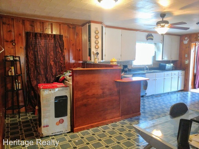 Building Photo - 3 br, 1 bath House - 4086 Collins Drive