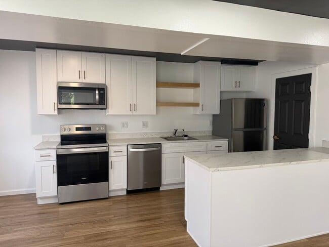 Building Photo - 20 E 1450 S