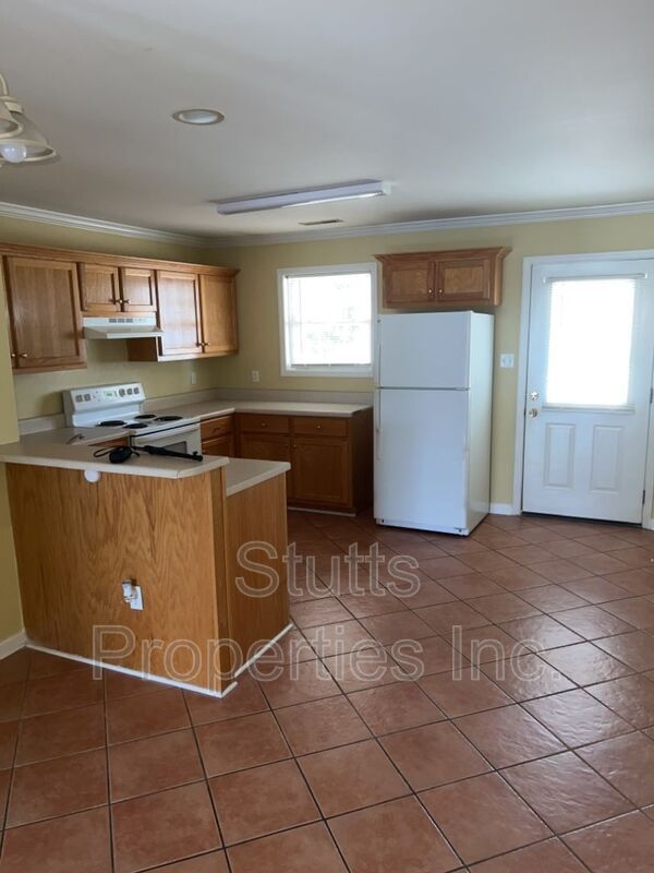 290 Co Rd 30 Unit Apt 103, Florence, AL 35634 Condo for Rent in