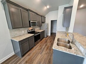 Building Photo - 2812 Orchid Dr