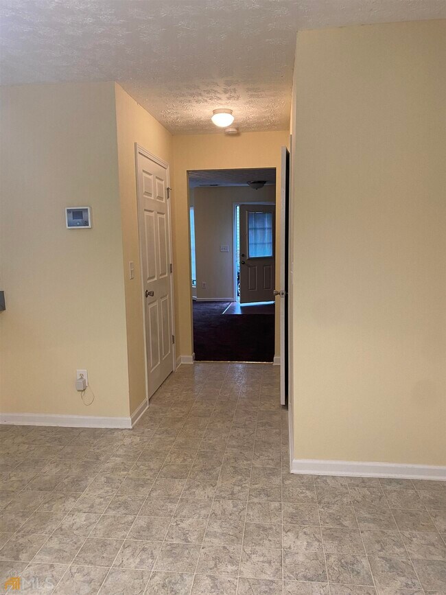 Foto del edificio - 7200 Grosbeak St
