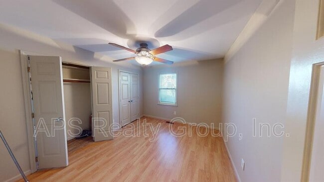 Building Photo - 133 Columbine Dr
