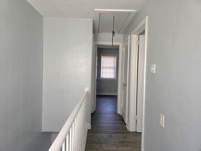 Photo - 19 S Cannon Dr House