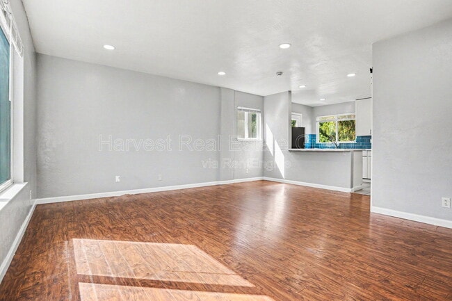 Foto del edificio - 14772 Midland Rd