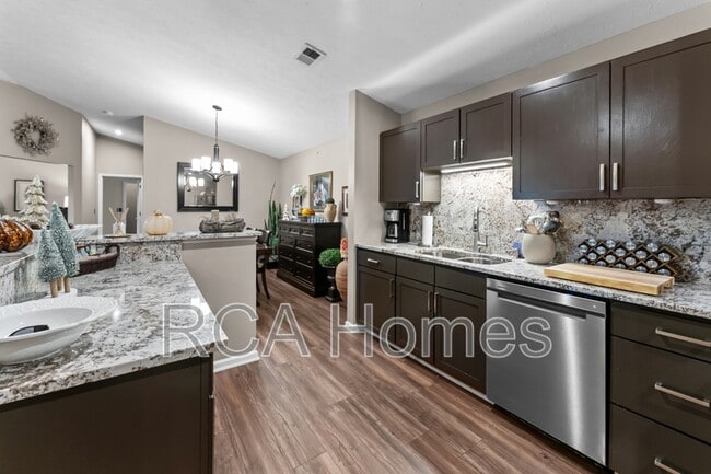 Foto del edificio - 8921 Hunters Creek Dr