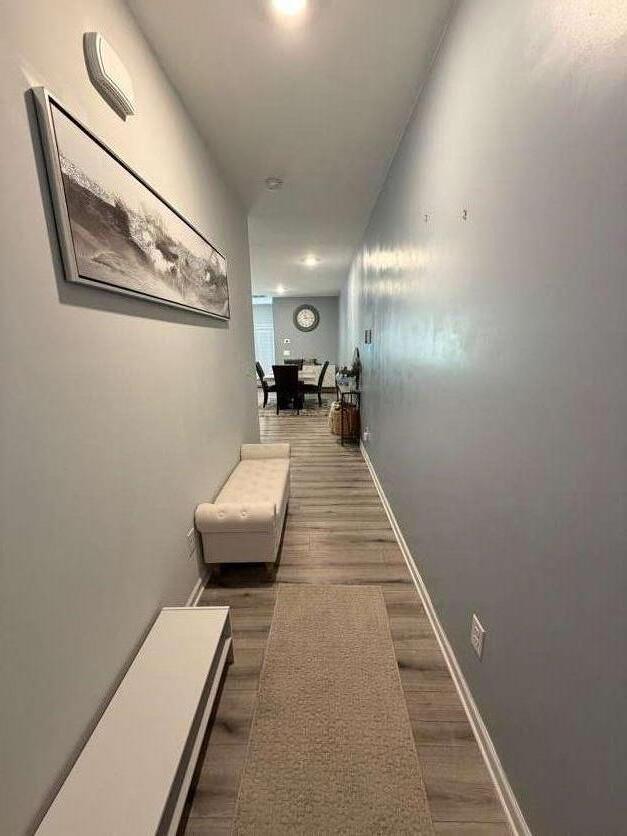 Foto del edificio - 7565 Knoll Hollow Rd