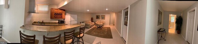 Building Photo - 43122 Llewellyn Ct