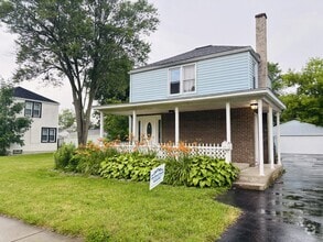 Building Photo - 520 76th St